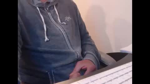 Snapshot of tallguysfbay chatting on 11/02/25, 06:10 tallguysfbay online show from 11/02/25, 06:10