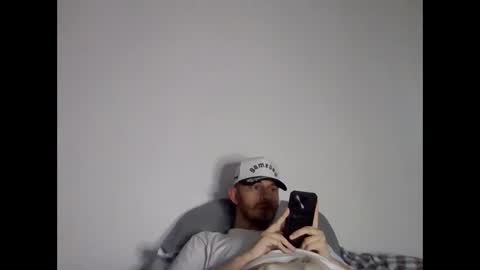 Snapshot of tallhungcloudzz chatting on 04/11/26, 01:37 tallhungcloudzz online show from 04/11/26, 01:37