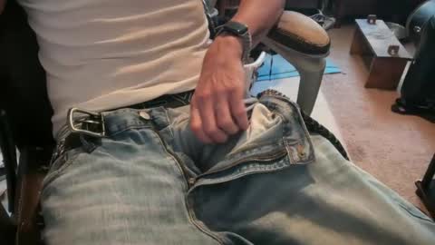 Snapshot of talllongandhardguy99 chatting on 06/19/26, 02:32 6foot7andhard online show from 06/19/26, 02:32