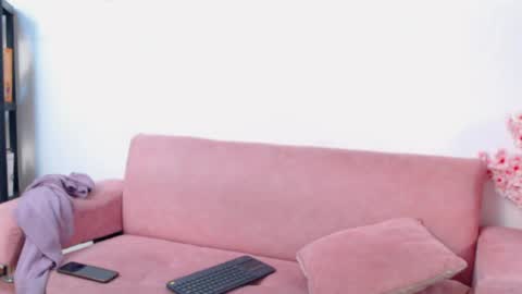 Snapshot of tamar4_f00x chatting on 05/02/26, 12:43 Hi im sara online show from 05/02/26, 12:43