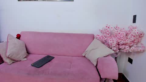 Snapshot of tamar4_f00x chatting on 05/29/26, 01:09 Hi im sara online show from 05/29/26, 01:09
