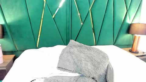 Snapshot of tamara_myller1 chatting on 02/01/25, 06:29 Tamara online show from 02/01/25, 06:29