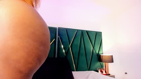 Snapshot of tamara_myller1 chatting on 09/21/25, 12:45 Tamara online show from 09/21/25, 12:45