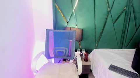 Snapshot of tamara_myller1 chatting on 11/07/25, 12:27 Tamara online show from 11/07/25, 12:27