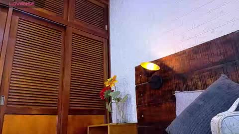    online show from 12/04/25, 10:57