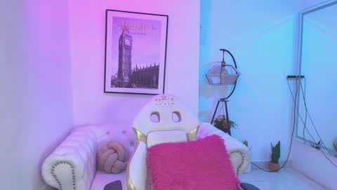 Snapshot of tamara_slimx chatting on 01/21/25, 09:13 Tamara online show from 01/21/25, 09:13