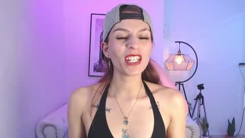 Snapshot of tamara_slimx chatting on 02/01/25, 07:05 Tamara online show from 02/01/25, 07:05