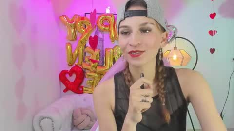 Snapshot of tamara_slimx chatting on 02/18/25, 06:48 Tamara online show from 02/18/25, 06:48