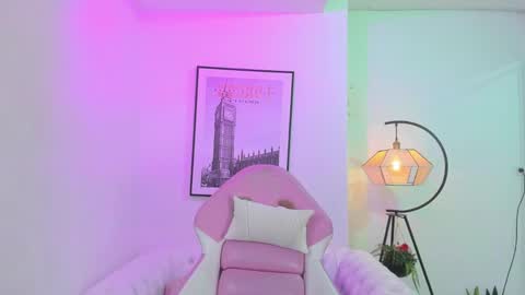 Snapshot of tamara_slimx chatting on 02/20/25, 03:45 Tamara online show from 02/20/25, 03:45