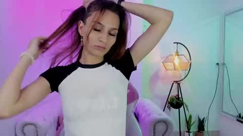 Snapshot of tamara_slimx chatting on 03/01/25, 03:43 Tamara online show from 03/01/25, 03:43