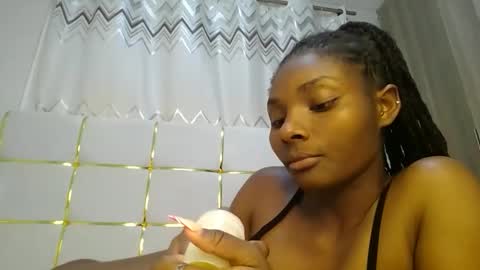 Snapshot of tamia538235 chatting on 01/21/25, 12:25 tamia online show from 01/21/25, 12:25