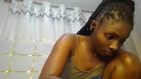 Snapshot of tamia538235 chatting on 01/28/25, 02:43 tamia online show from 01/28/25, 02:43