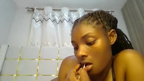 Snapshot of tamia538235 chatting on 02/16/25, 08:44 tamia online show from 02/16/25, 08:44