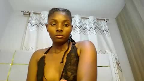 Snapshot of tamia538235 chatting on 02/26/25, 06:43 tamia online show from 02/26/25, 06:43