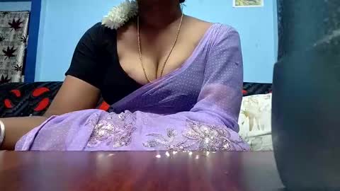 Snapshot of tamilmadhi520 chatting on 05/09/26, 05:40 tamilmadhi520 online show from 05/09/26, 05:40