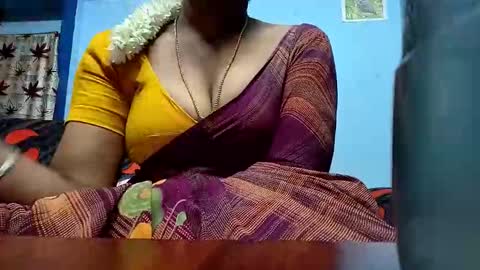 Snapshot of tamilmadhi520 chatting on 05/20/26, 06:19 tamilmadhi520 online show from 05/20/26, 06:19