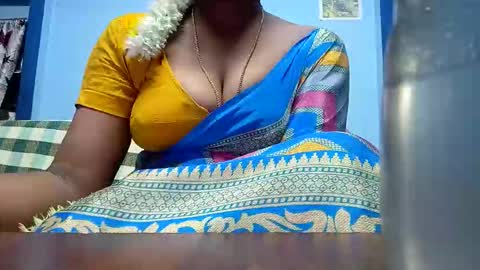 Snapshot of tamilmadhi520 chatting on 05/23/26, 05:45 tamilmadhi520 online show from 05/23/26, 05:45