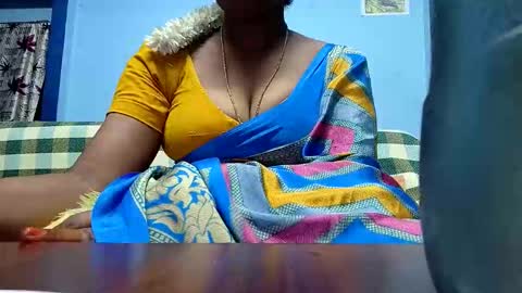 Snapshot of tamilmadhi520 chatting on 06/07/26, 06:00 tamilmadhi520 online show from 06/07/26, 06:00