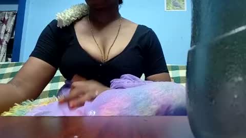 Snapshot of tamilmadhi520 chatting on 06/12/26, 06:40 tamilmadhi520 online show from 06/12/26, 06:40