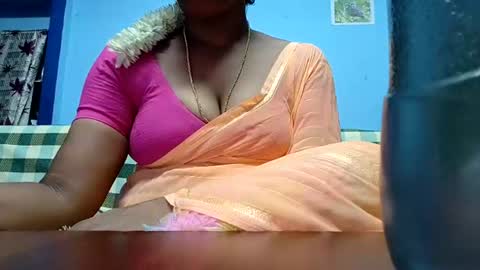 Snapshot of tamilmadhi520 chatting on 06/18/26, 06:23 tamilmadhi520 online show from 06/18/26, 06:23