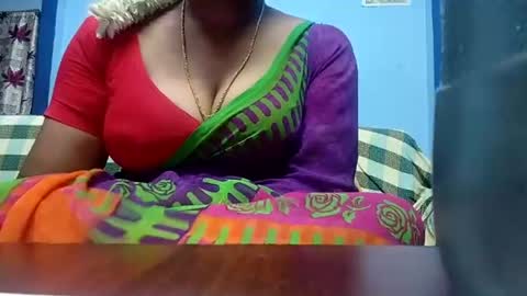 Snapshot of tamilmadhi520 chatting on 06/25/26, 06:12 tamilmadhi520 online show from 06/25/26, 06:12