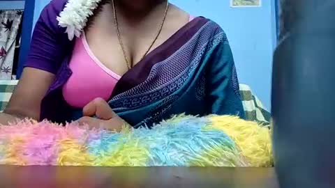 Snapshot of tamilmadhi520 chatting on 07/09/26, 07:56 tamilmadhi520 online show from 07/09/26, 07:56