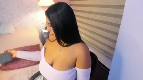 Snapshot of tammara_brm chatting on 05/24/26, 01:38 Tammara online show from 05/24/26, 01:38