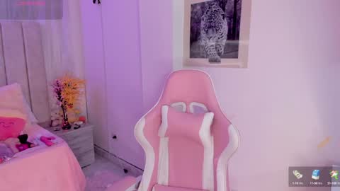 Snapshot of tammy_w chatting on 01/16/25, 10:34 Tammy online show from 01/16/25, 10:34