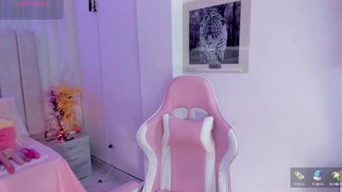 Snapshot of tammy_w chatting on 01/30/25, 11:34 Tammy online show from 01/30/25, 11:34