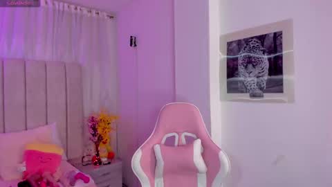 Snapshot of tammy_w chatting on 02/12/25, 08:40 Tammy online show from 02/12/25, 08:40