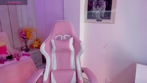 Snapshot of tammy_w chatting on 02/27/25, 11:59 Tammy online show from 02/27/25, 11:59