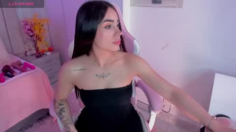 Snapshot of tammy_w chatting on 03/06/25, 08:59 Tammy online show from 03/06/25, 08:59