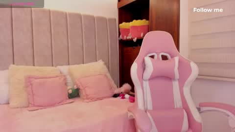 Snapshot of tammy_w chatting on 09/19/25, 09:37 Tammy online show from 09/19/25, 09:37