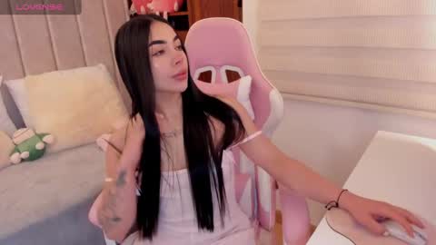 Snapshot of tammy_w chatting on 09/28/25, 05:18 Tammy online show from 09/28/25, 05:18