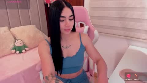 Snapshot of tammy_w chatting on 10/10/25, 08:19 Tammy online show from 10/10/25, 08:19