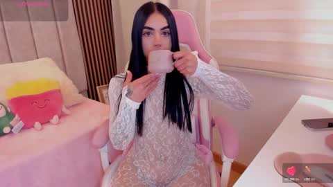 Snapshot of tammy_w chatting on 10/20/25, 05:46 Tammy online show from 10/20/25, 05:46