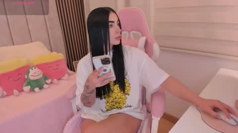 Snapshot of tammy_w chatting on 10/22/25, 06:07 Tammy online show from 10/22/25, 06:07