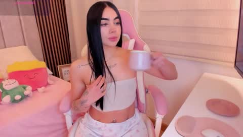 Snapshot of tammy_w chatting on 11/02/25, 08:00 Tammy online show from 11/02/25, 08:00