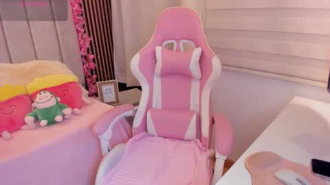 Snapshot of tammy_w chatting on 12/03/25, 08:40 Tammy online show from 12/03/25, 08:40