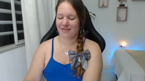 Snapshot of tamy_shine87 chatting on 12/18/24, 01:59 Im Samy online show from 12/18/24, 01:59