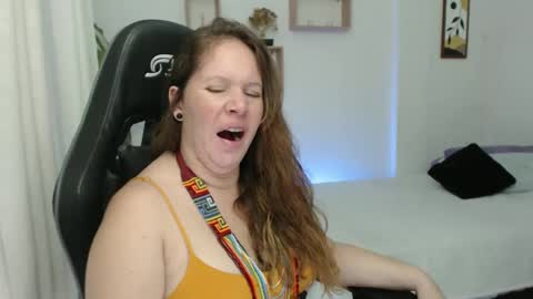 Snapshot of tamy_shine87 chatting on 01/02/25, 11:16 Im Samy online show from 01/02/25, 11:16