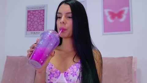 Snapshot of tamy_sweet01 chatting on 12/14/25, 02:06 tamy sweet01 online show from 12/14/25, 02:06