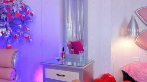 Snapshot of tamyeliot chatting on 02/14/25, 01:02 Tamy online show from 02/14/25, 01:02