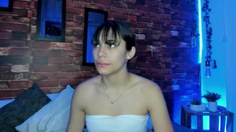Snapshot of tania06 chatting on 09/14/25, 01:10 tania06 online show from 09/14/25, 01:10
