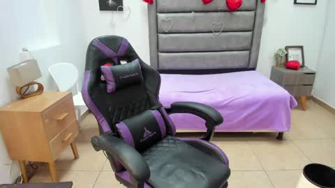 Tania  online show from 04/08/26, 02:28