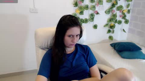 Tania  online show from 11/21/25, 03:00