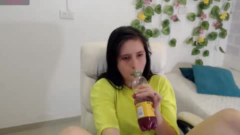 Tania  online show from 12/14/25, 05:18