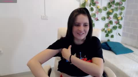 Snapshot of taniadevil_69 chatting on 12/17/25, 04:13 Tania online show from 12/17/25, 04:13