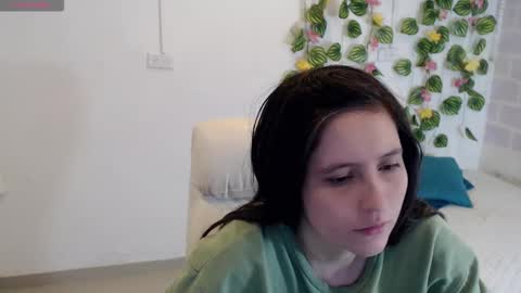 Tania  online show from 12/20/25, 02:46