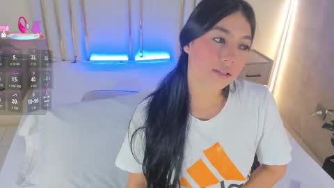 Snapshot of taniamilan chatting on 09/14/25, 11:42 Tania online show from 09/14/25, 11:42